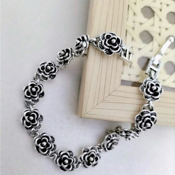 Silver Tone Floral Bracelet - Picture 1 of 5